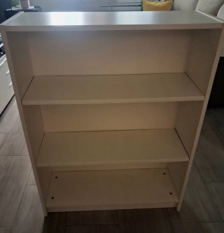 Estantería blanca de madera