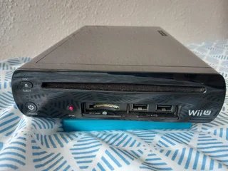 Nintendo Wii U Negra + Accesorios