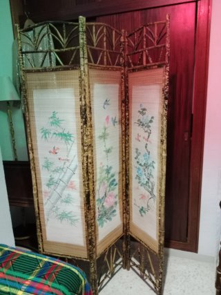 Biombo de Bambú con Pintura Oriental