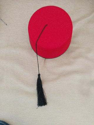 Gorro tipo fez rojo