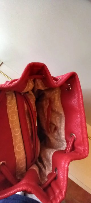 Bolso mochila. Guess.