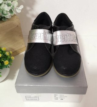 Sapatos Criança Tam. 29 Preto
