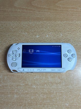 PSP Street E1004 Bianca + 5 Giochi