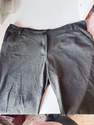 Pantalones grises y 1negro nuevo todo por 4€