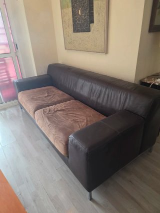 Sofá de piel y tela