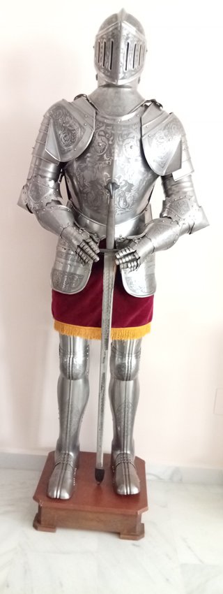 ARMADURA MEDIEVAL COMPLETA GRABADA