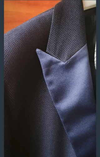 Traje de novio azul