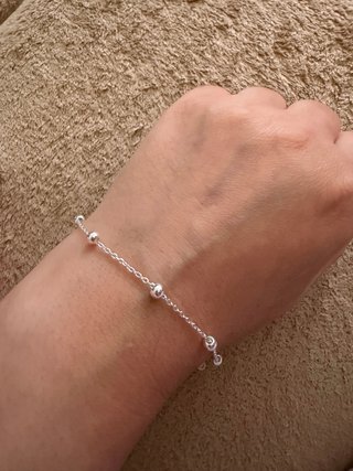 Pulsera de plata con bolitas