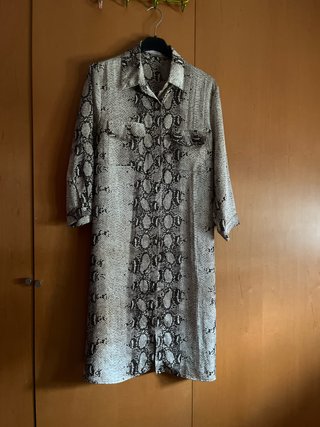 Camisa larga estampado serpiente