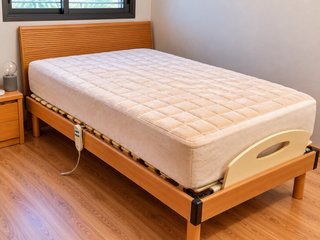 CAMA ARTICULADA ELÉCTRICA 90 CM + COLCHÓN – MADERA