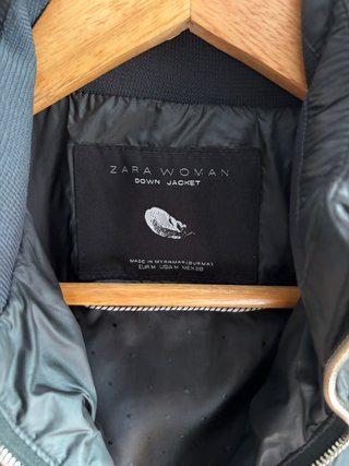 Zara Woman chaqueta plumas verde oscuro S