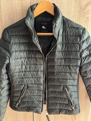 Zara Woman chaqueta plumas verde oscuro S