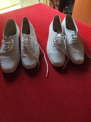 Zapatos blancos de cordones