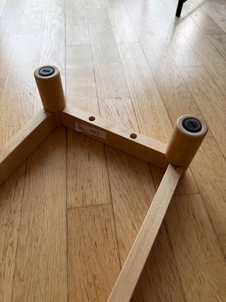 Base con patas para mueble EKET