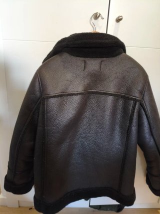 Cazadora efecto piel negra mujer