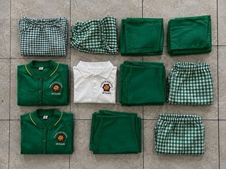 Trona, silla, ropa diaria y de Mi Solete 2-4 años