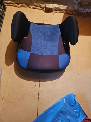 Alzador de coche para niño