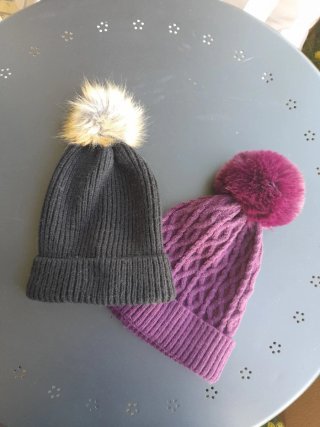 Pack 2 Gorros de Lana con Pompones.