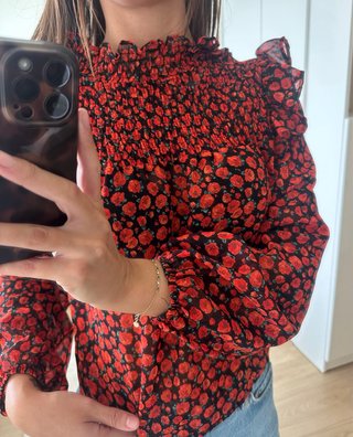 Camisa Estampada Flores Negra y Roja