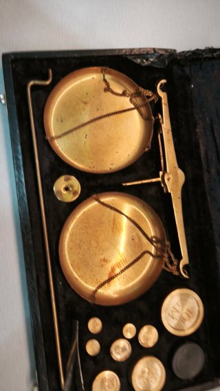 Balanza Romana Antigua con Pesas