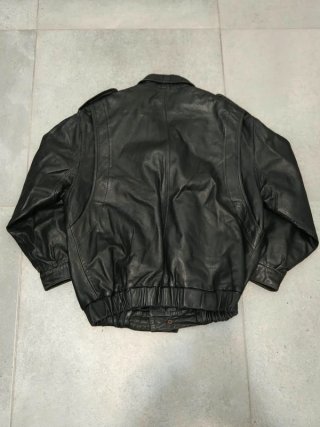 Chaqueta Bomber Vintage Años 80 de Piel Negra M