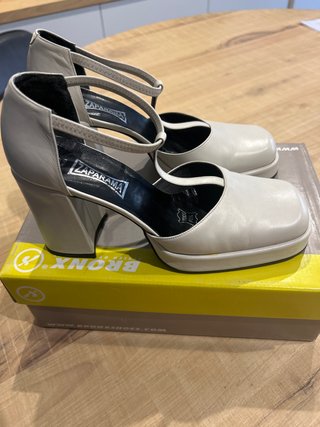 Angari zapatos de fiesta piel blanco roto