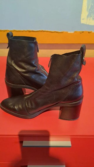 Botines de Piel Negros Zara