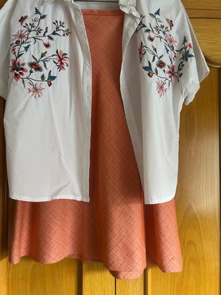 Conjunto Falda Campana y Camisa Bordada