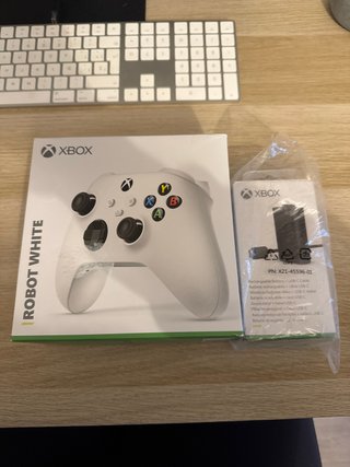 Mando Xbox Robot White y Batería