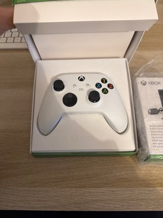 Mando Xbox Robot White y Batería