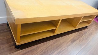 Mueble TV madera con ruedas