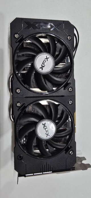 Tarjeta Gráfica AMD Radeon R9 370X 4GB