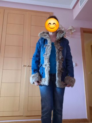 Chaqueta vaquera con capucha y pelo