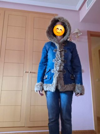 Chaqueta vaquera con capucha y pelo