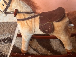 Caballito de peluche para niños