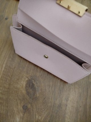 Bolso pequeño rosa con cuerda