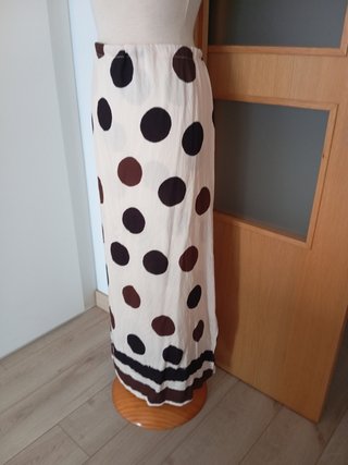 Falda larga de lunares