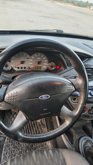 Ford Focus 1.6 100CV · SOLO 95.000 KM · ITV 2027