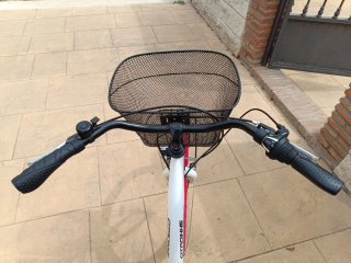 Bicicleta de Paseo Blanca y fusia