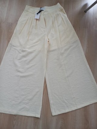 Pantalón ancho beige talla S