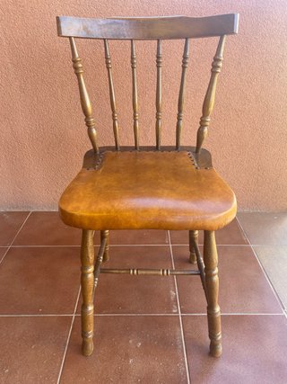 Silla antigua madera y cuero
