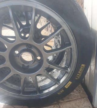 Ruedas Pirelli RA7B Compuesto Medio llanta 16