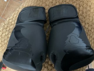 Guantes de Boxeo Venum Negros