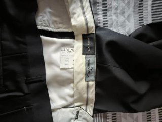 Elegante traje Sergio Versari Talla 60 Negro