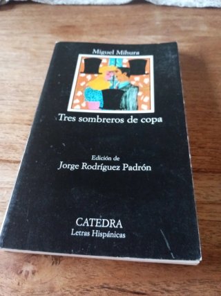Tres sombreros de copa