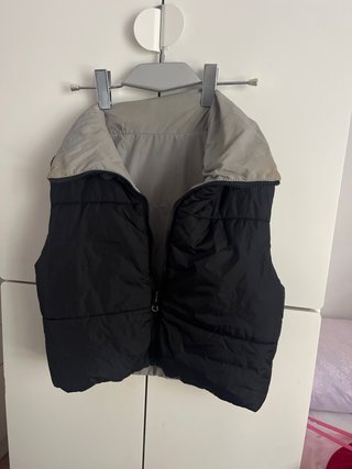 Chaleco reversible negro y gris