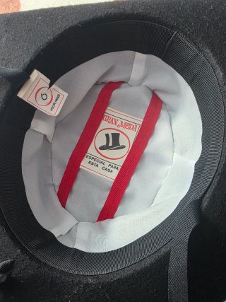 Traje de flamenca negro y rojo