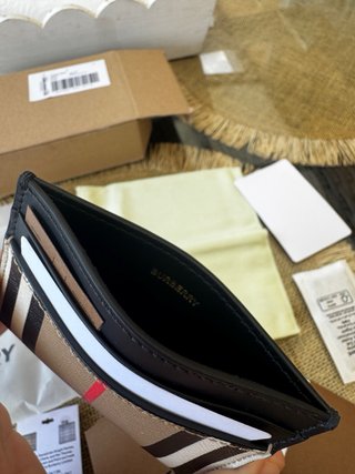 Tarjetero Burberry