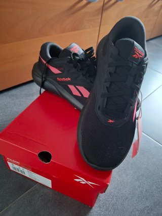 Deportivas Reebok Mujer Negras y Rosas