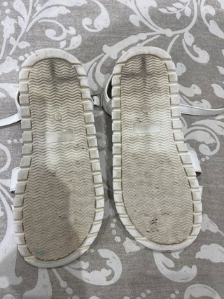 Sandalias de Niña con Flores Talla 32